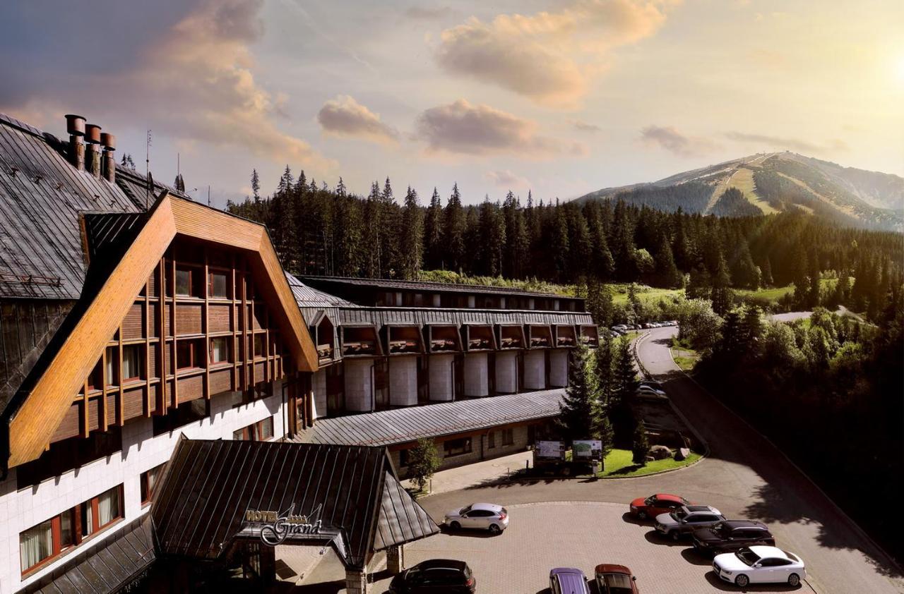 Hotel Grand Jasna デマノブスカ・ドリーナ エクステリア 写真